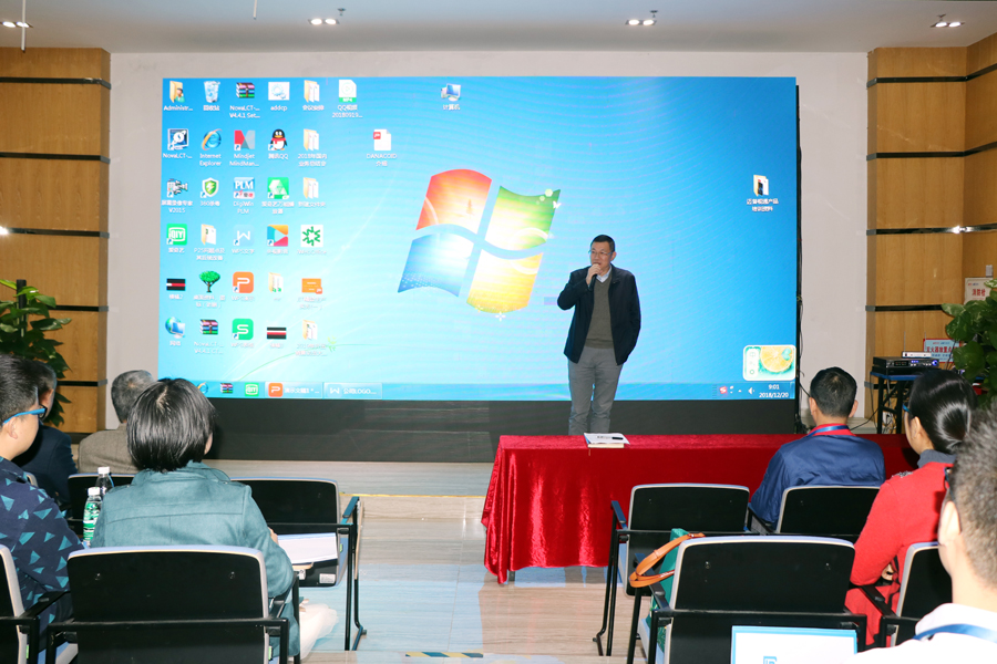 深圳市邁銳光電有限公司-許董講談.jpg 深圳市邁銳光電有限公司-許董講話.jpg